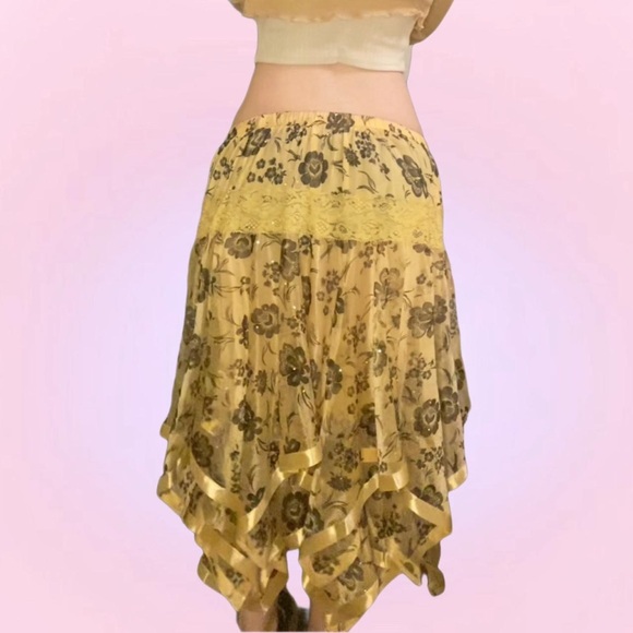 multi-layered yellow and brown sparkling floral skirt with lace detailing。.:*☆ - Picture 3 of 8